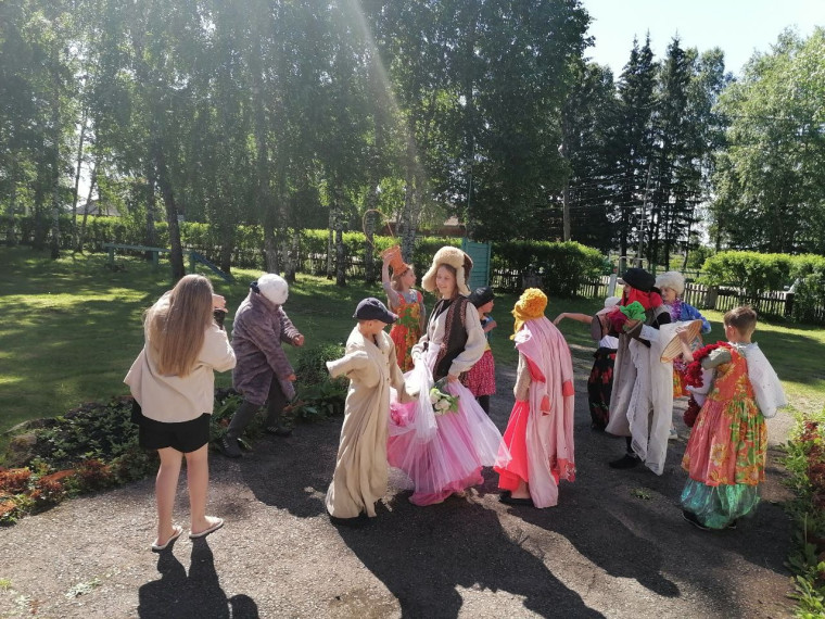 Девятнадцатый тематический день "День наоборот".
